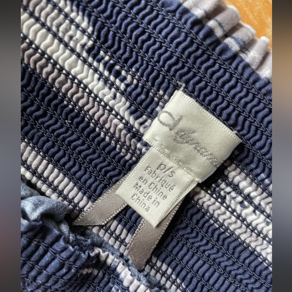 ⚡️ 2/$20 Dynamite Women’s high-waisted navy skirt - Picture 2 of 3